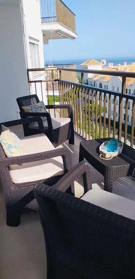 Apartamento Frente Al Mar En La Torrecilla Nerja