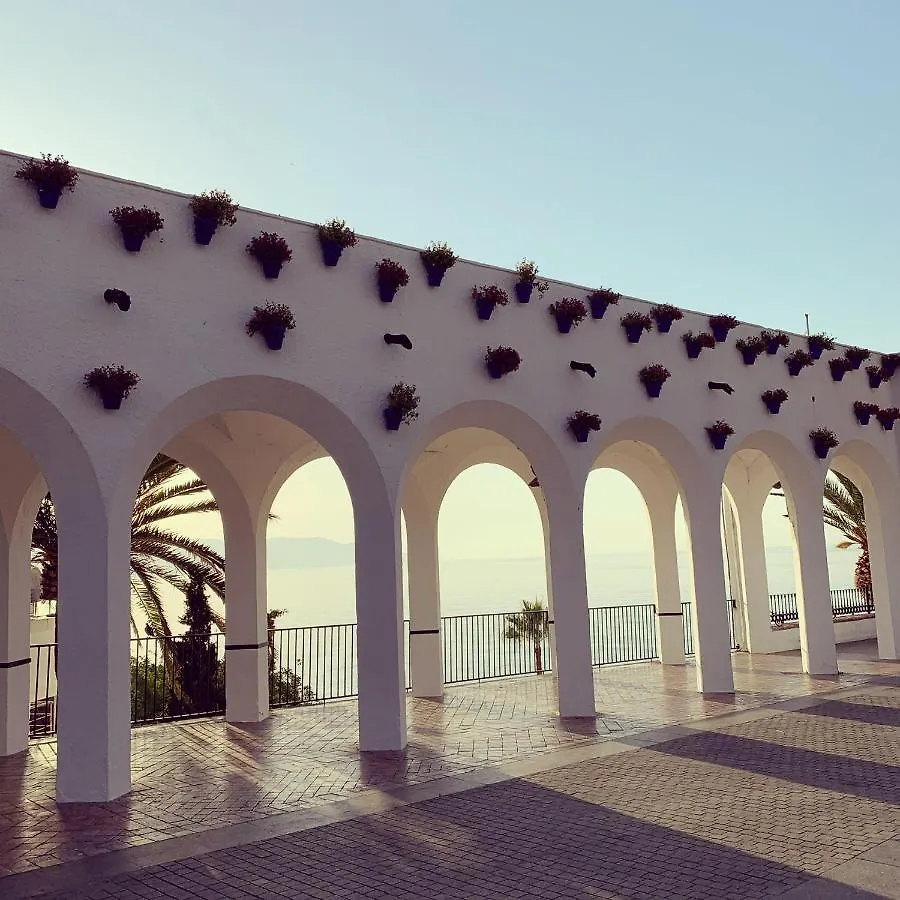 Apartamento Frente Al Mar En La Torrecilla Nerja Apartment
