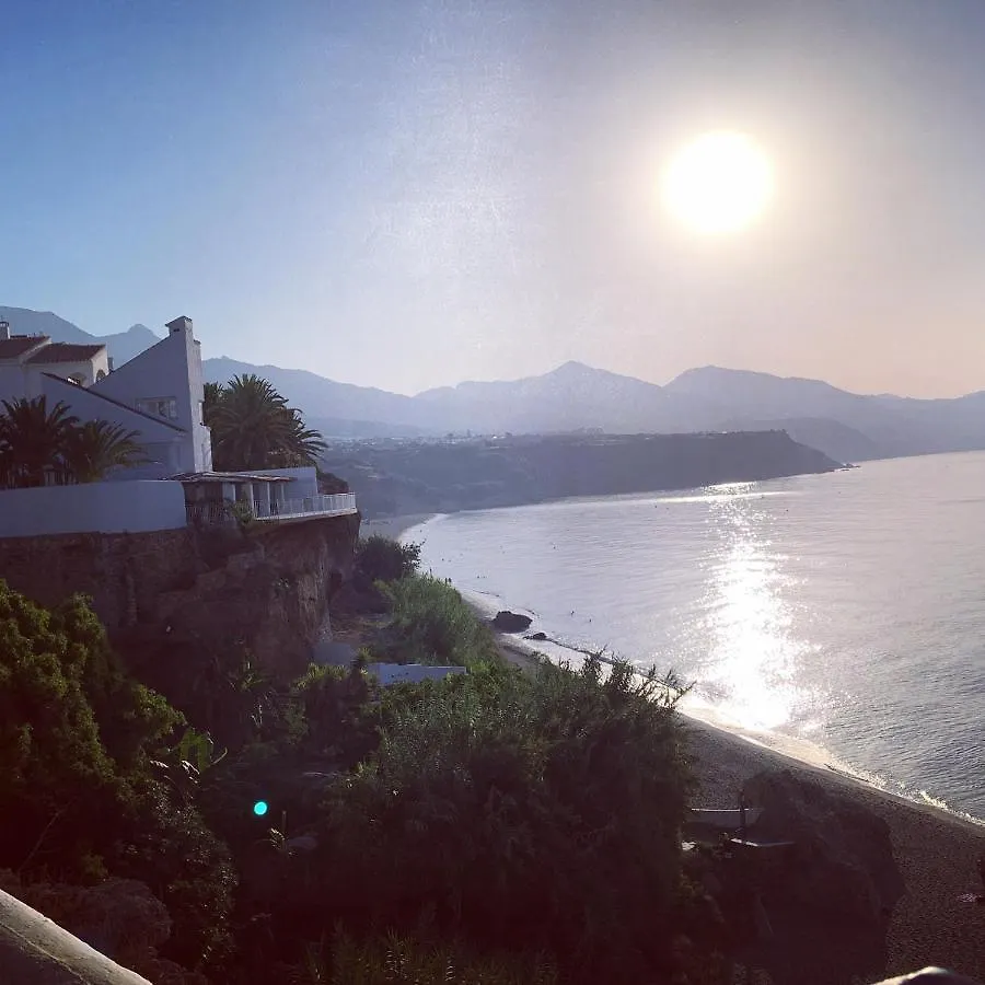 Apartamento Frente Al Mar En La Torrecilla Nerja
